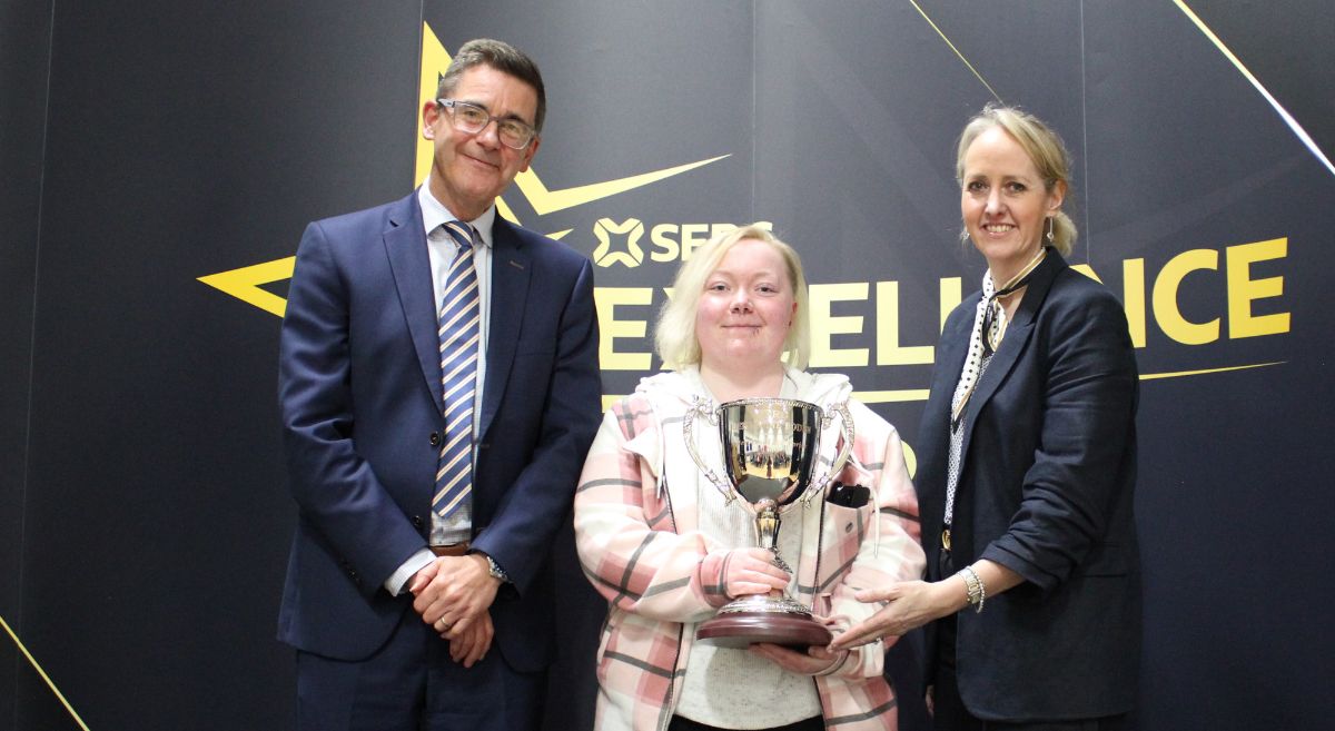 Natasha Kennedy, Entrepreneur of the Year and Winner of the Boden Cup presented by Guest Speaker, Lynne McCabe with Alan McCrum, Governing Body 